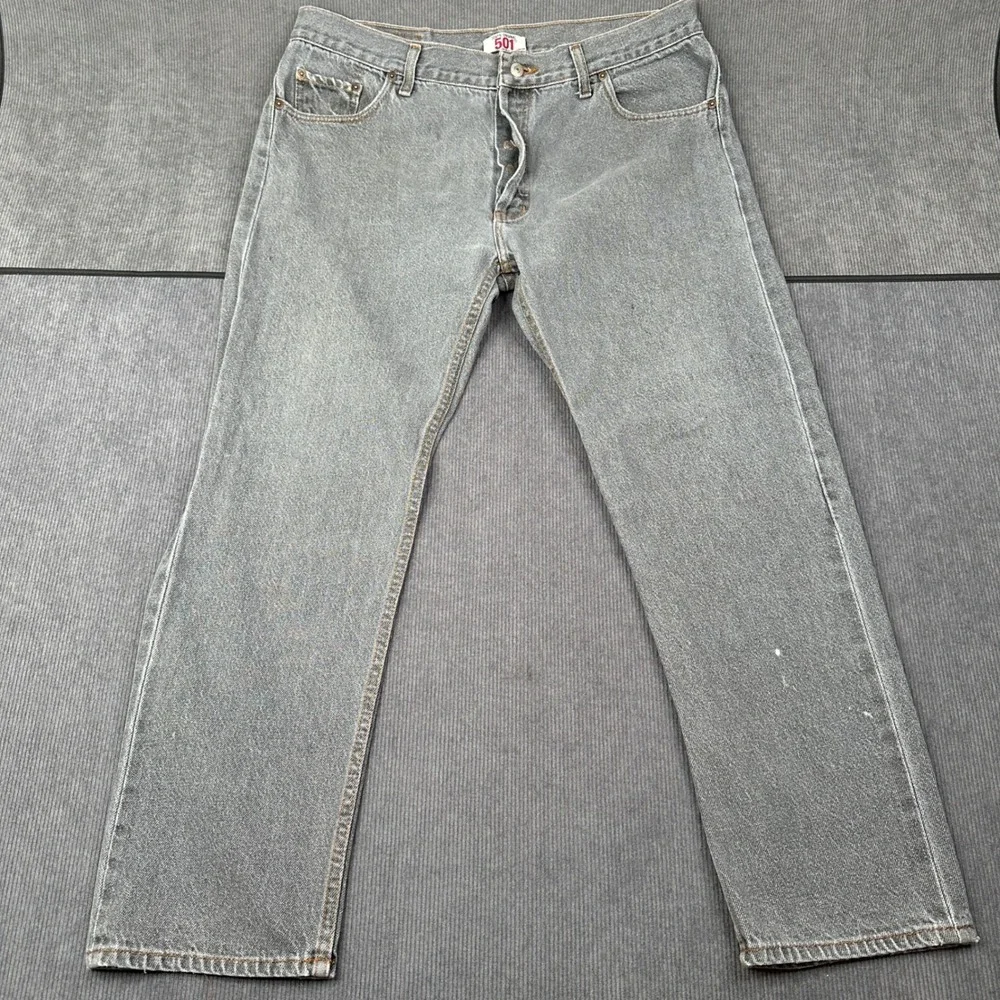 Levis 501 Mens Straight Leg Button Fly Gray Denim Jeans 38x30 Vintage Look Y2K